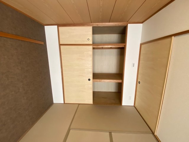 グラン・コート印場駅前通りの収納|出し入れのしやすい押入。布団や座布団などの収納の便利です。