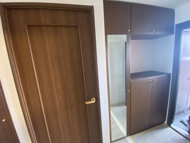 グラン・コート印場駅前通りの玄関|明るく広い玄関には収納力に優れたシューズボックス！靴をスッキリと
整頓することができます。
