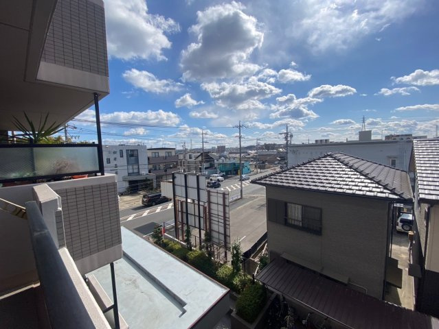 グラン・コート印場駅前通りの展望|バルコニーからの眺望です♪