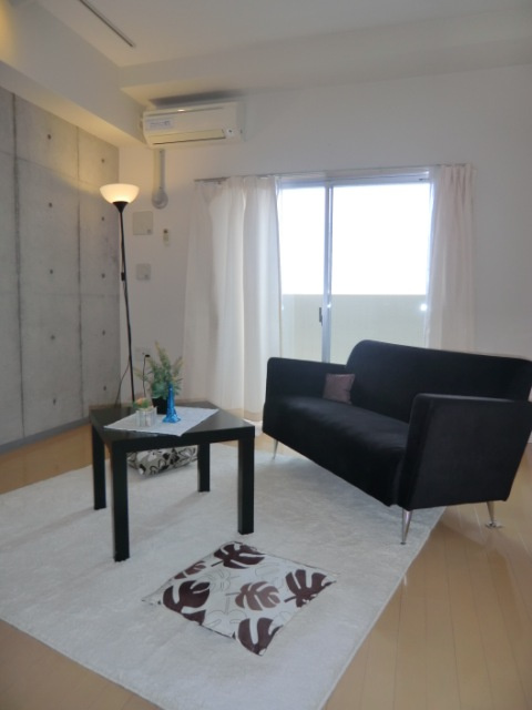 大阪市西淀川区野里２丁目の賃貸マンションの居間・リビング