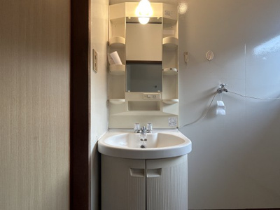 【独立洗面台】 | 下白川町貸家（東）