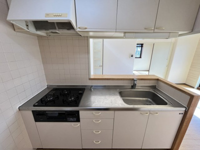 【キッチン】 | アミューズ甲東園 | お料理しやすいキッチンです