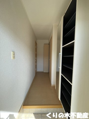 【玄関】 | レ　クレ　ドール　Ａ | ゆったりとした玄関です