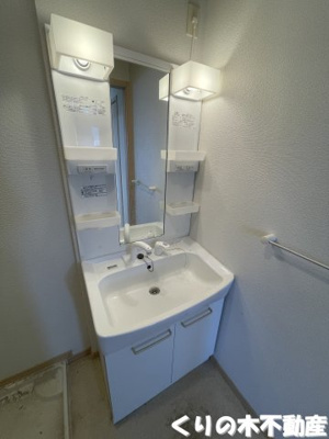 【独立洗面台】 | レ　クレ　ドール　Ａ | 朝の支度にも助かる、独立の洗髪洗面化粧台