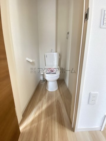 狭山市北入曽・全2棟　新築一戸建　1号棟　～LDK18.5帖～のトイレ|2Fトイレ