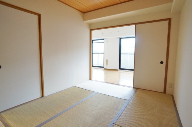 ヴィオレット宝塚の和室