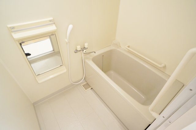 ヴィオレット宝塚の浴室