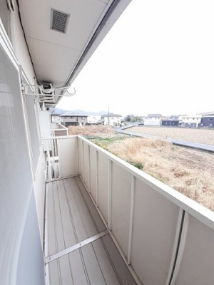 【バルコニー】 | レグルスＡ | バルコニーからの眺めを楽しみながら食事をしませんか