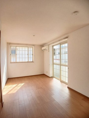 【居間・リビング】 | ラ・フォーレ南丘Ａ | 使いやすい居間です