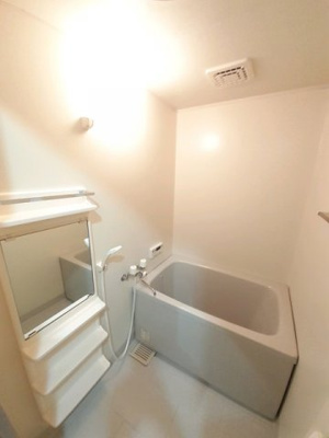 【浴室】 | ヴェルドミール | 落ち着いた空間のお風呂です