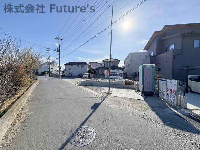 三郷市戸ケ崎1丁目　新築戸建　全1棟の前面道路含む現地写真|前面道路含む現地写真です。