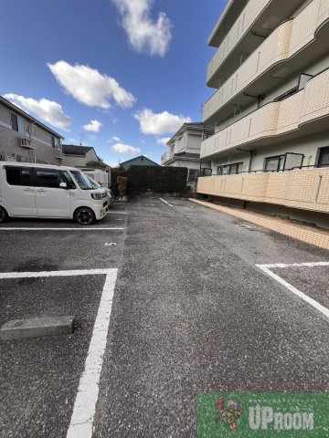 優美の駐車場