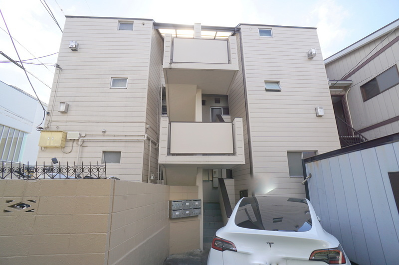 上池台３　土地の外観|☆現況建物（賃貸中）☆
種類：居宅・共同住宅
構造：鉄筋コンクリート造陸屋根3階建
床面積：1階82.72㎡　2階81.58㎡　3階81.58㎡
築年月：昭和43年3月
