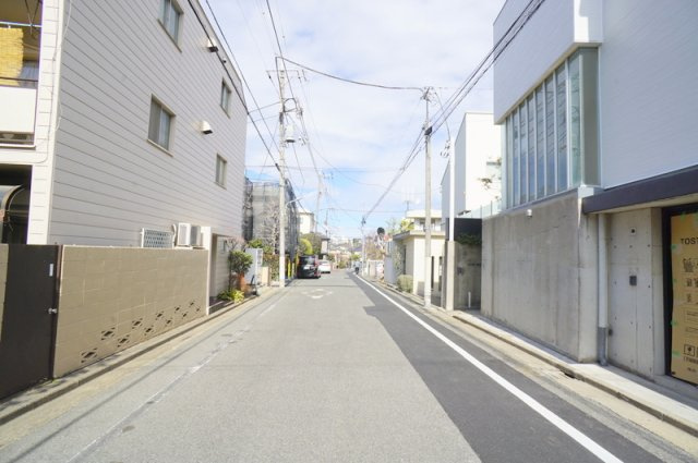 上池台３　土地の前面道路含む現地写真|東側　公道　幅員約6.7m　接道約18.49m