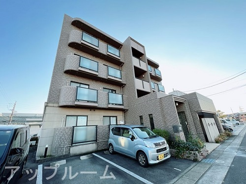 アクシスの外観