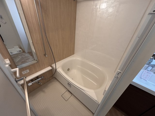 東和ビル本町の浴室
