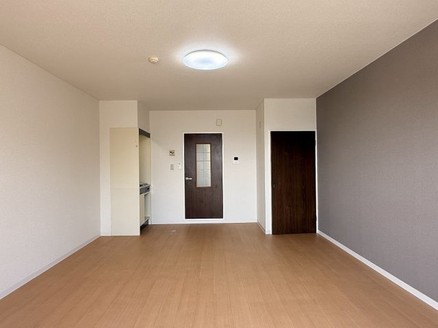 グランドソレイユ|※掲載の室内写真は、同様の間取りを持つ別の部屋のものです。実際のお部屋の仕様やレイアウトは異なる場合があります。