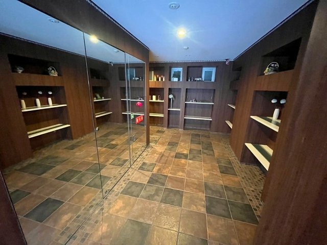 クリスタルブライト本町東のエントランス