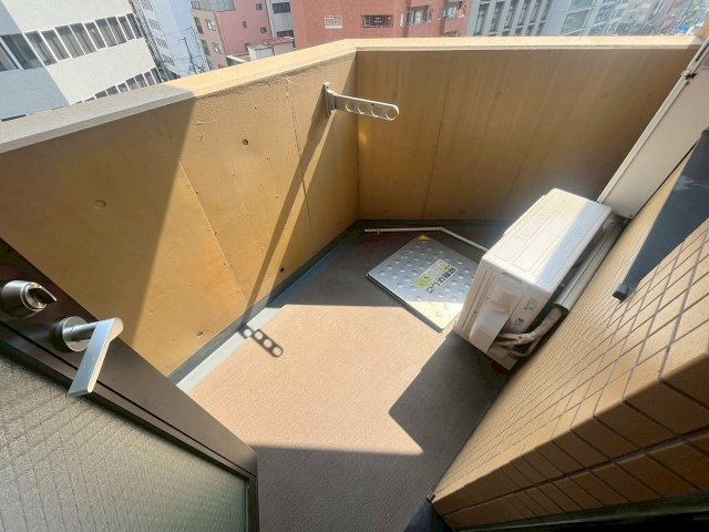 クリスタルブライト本町東のバルコニー