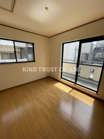 大阪市北区天神橋６丁目の一戸建ての居間・リビング|使いやすい居間です