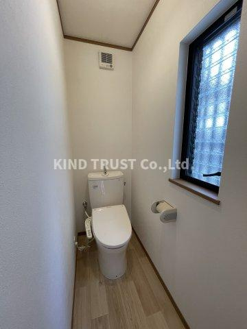 大阪市北区天神橋６丁目の一戸建てのトイレ|落ち着いたトイレです