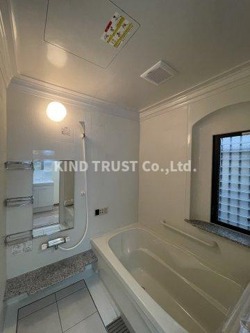 大阪市北区天神橋６丁目の一戸建ての浴室|落ち着いた空間のお風呂です