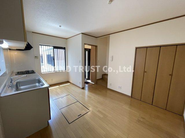 大阪市北区天神橋６丁目の一戸建ての居間・リビング|リビングです