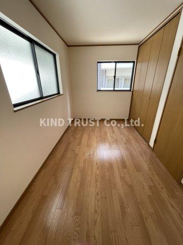 大阪市北区天神橋６丁目の一戸建ての居間・リビング|おしゃれな居間です