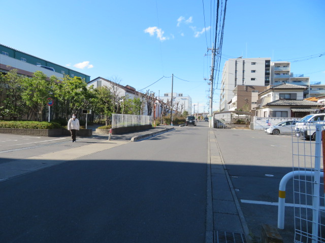 八潮市大字伊勢野の倉庫の周辺