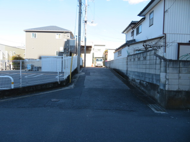 八潮市大字伊勢野の倉庫の周辺