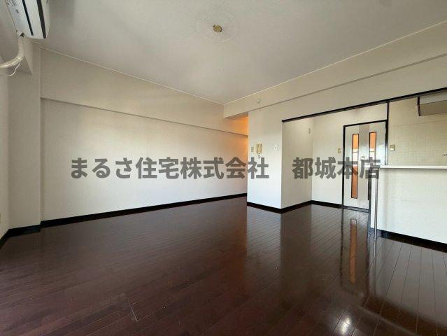 プリンセスマンションの居間・リビング