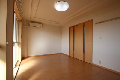 【洋室】 | LIVELY HEIM