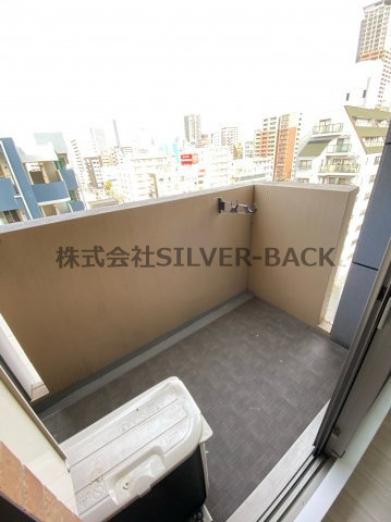 プレサンス難波幸町のバルコニー