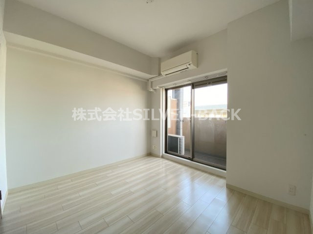 プレサンス難波幸町の居間・リビング