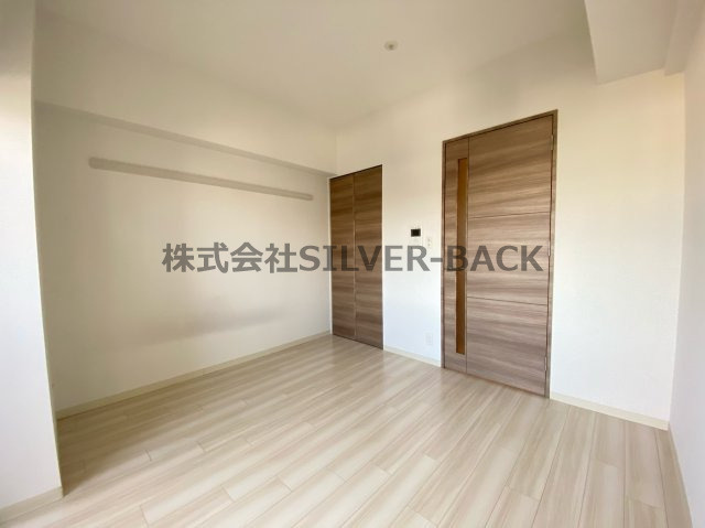 プレサンス難波幸町の洋室