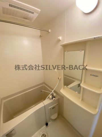 プレサンス難波幸町の浴室