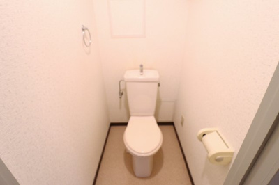 【トイレ】 | ロイヤルファーム