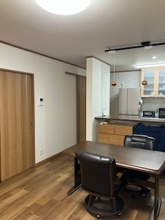 小牧市小木５丁目　中古住宅の居間・リビング|ゆったりとしたリビングです