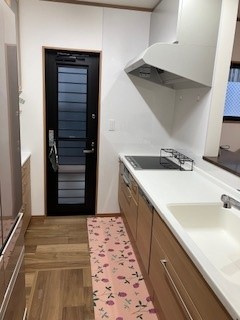 小牧市小木５丁目　中古住宅のキッチン|広々とした使いやすいキッチンになります。
IHクッキングヒーターです