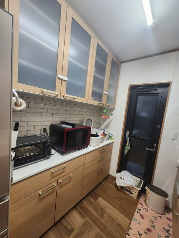 小牧市小木５丁目　中古住宅のキッチン|収納に便利なカップボードあります