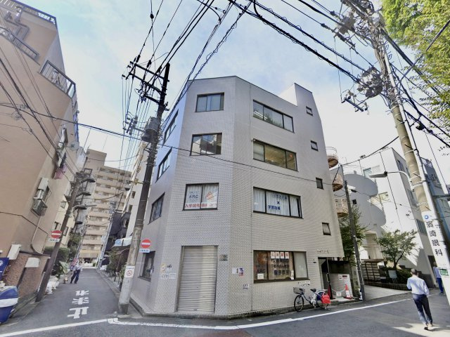 ライフビルの外観