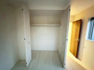 衣類やアクセサリー、小物類の収納が便利で整理整頓がしやすく、部屋の美観を保ちつつ、スペースを最大限に活用できます。衣服のしわやダメージを防ぎ、長持ちさせることができます。