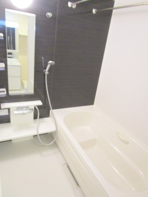 コンフォール常盤平の浴室|★１坪バス：ゆったりとくつろげます★