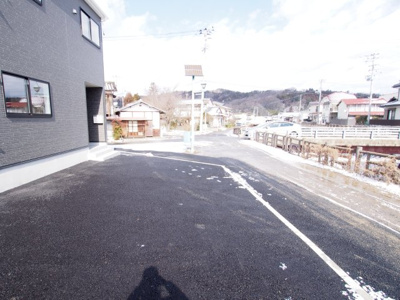 【駐車場】 | Cradle garden　川俣町第１　４号棟