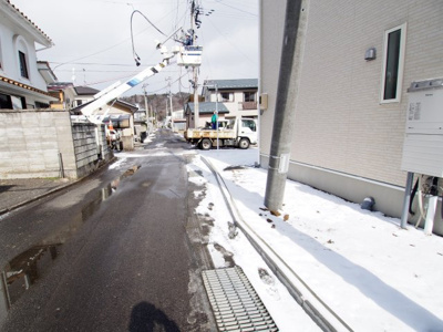 【前面道路含む現地写真】 | Cradle garden　川俣町第１　１号棟
