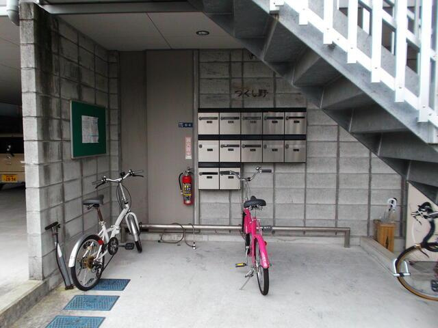 マンションつくし野のエントランス| 