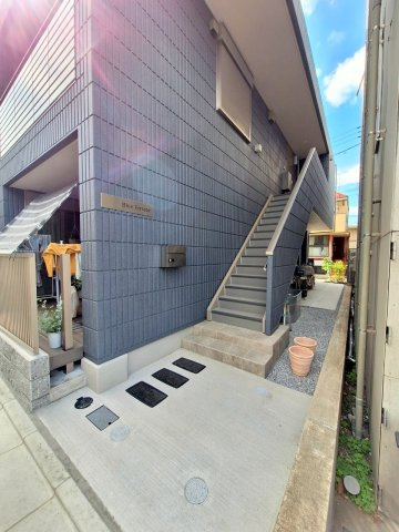 ブルーテラスのエントランス