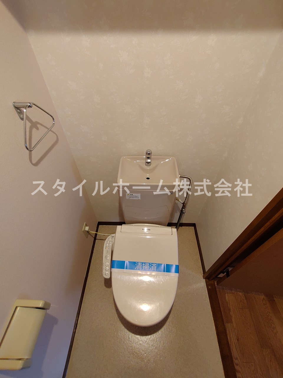 クレール花田のトイレ|別部屋写真です。