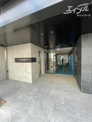 【エントランス】 | テラスレジデンス新大阪