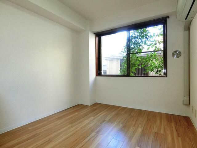 オレンジハイツの洋室